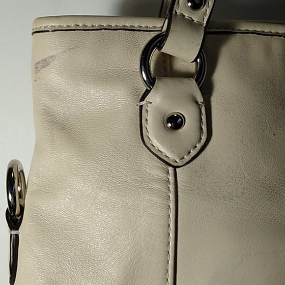 Coach - Picture 2 of 12